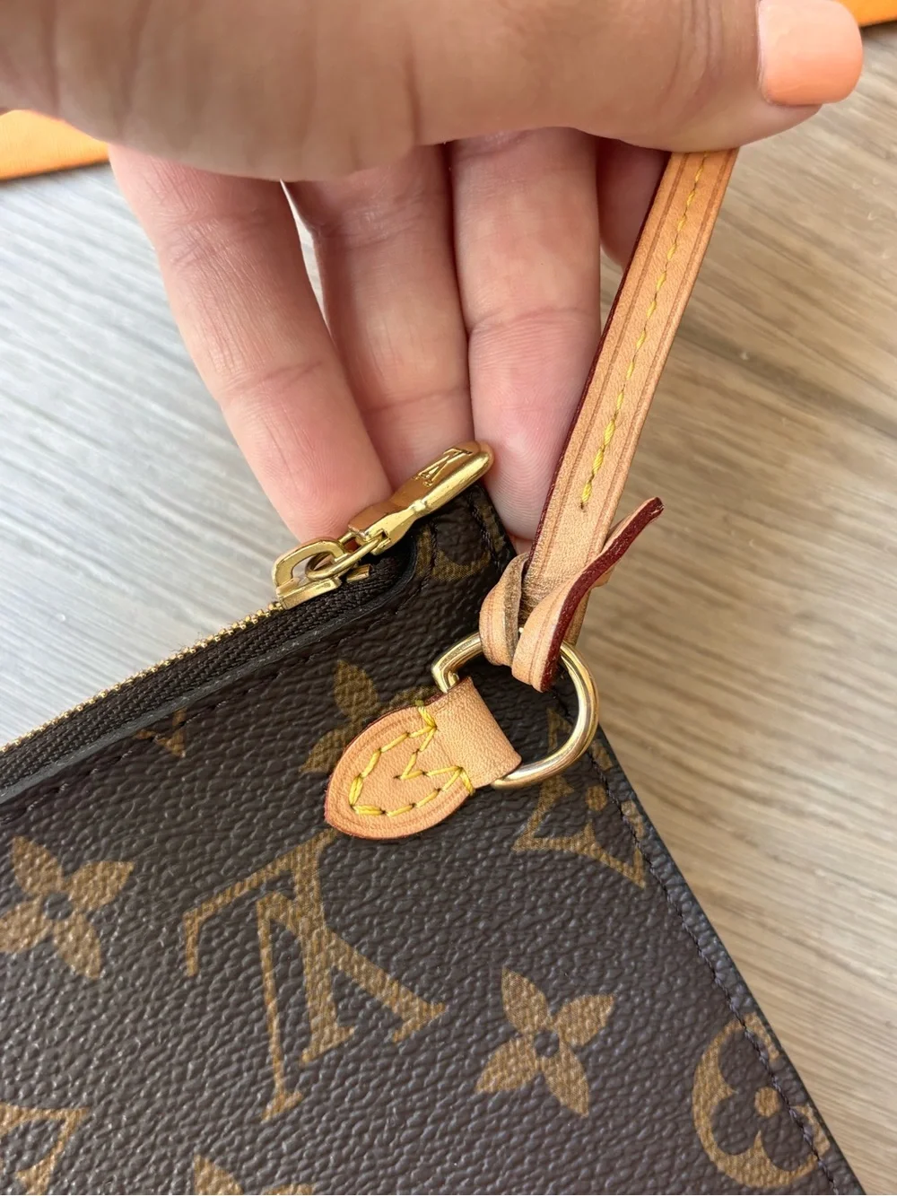 Authentic Louis Vuitton Neverfull GM beige lining wristlet
